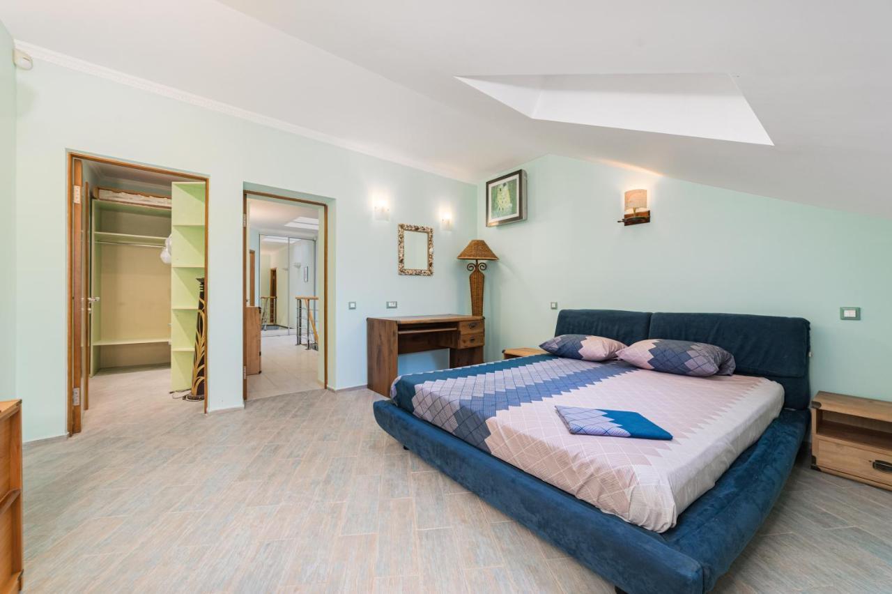 Classical Deribasivska 3-Bedrooms Apartment Одесса Экстерьер фото